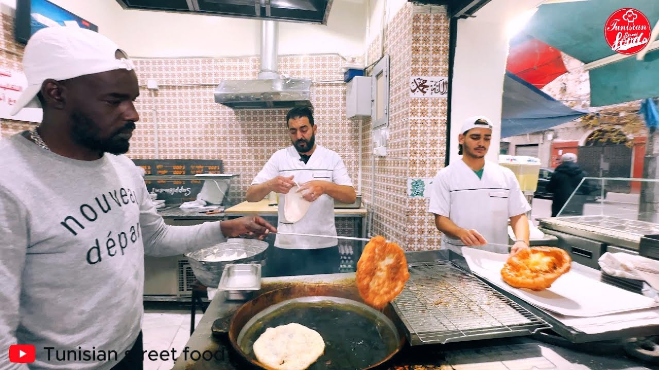 اصلها من الجنوب التونسي وتحديدا غمراسن الفطائر او سفنج