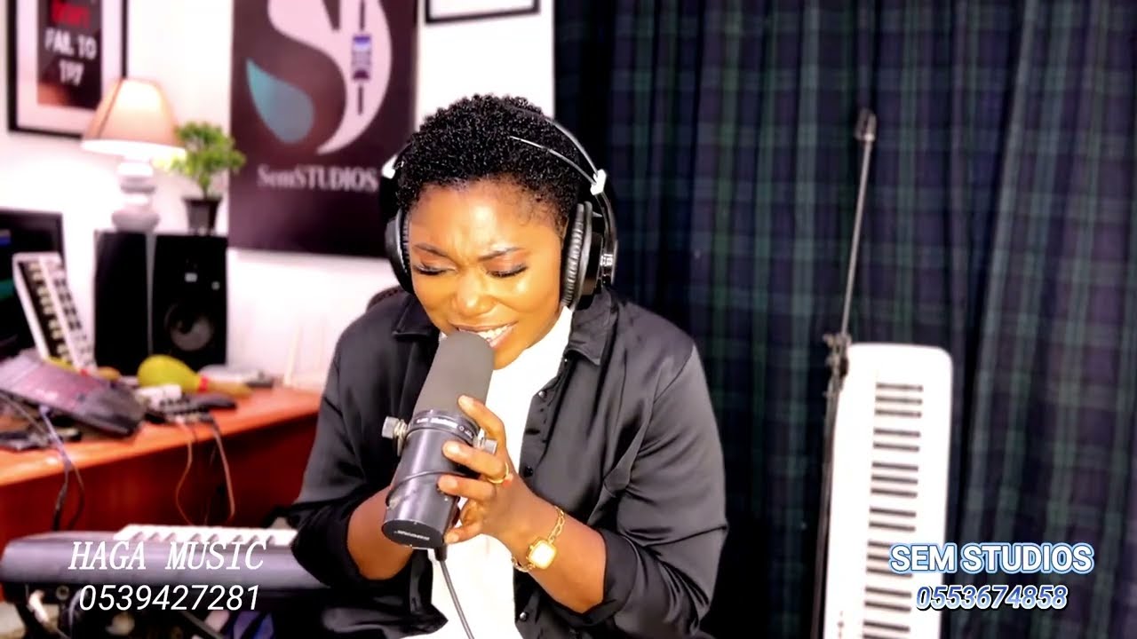 Too Much oil🔥🔥: Hagar Okyere Made everybody in studio shed tears 😢 with this powerful worship 