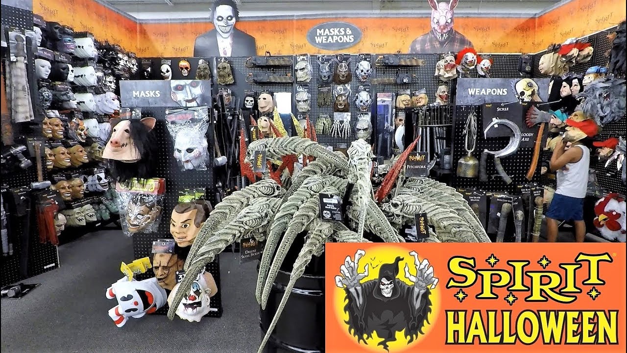 SPIRIT HALLOWEEN - MASKS AND WEAPONS SECTION - Halloween Costumes Halloween Shopping 4K