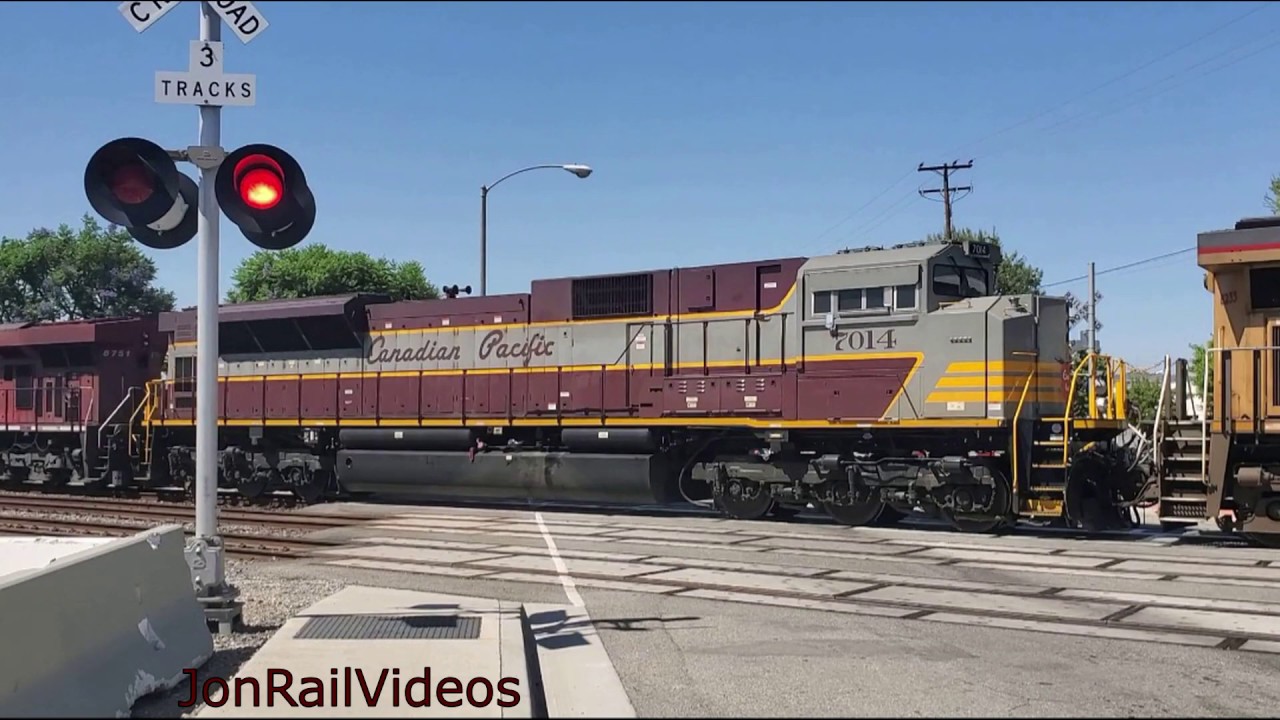 6/11/20 Trains at the Santa Fe Springs/Los Nietos double crossings ft. CP 7014 and awesome power!
