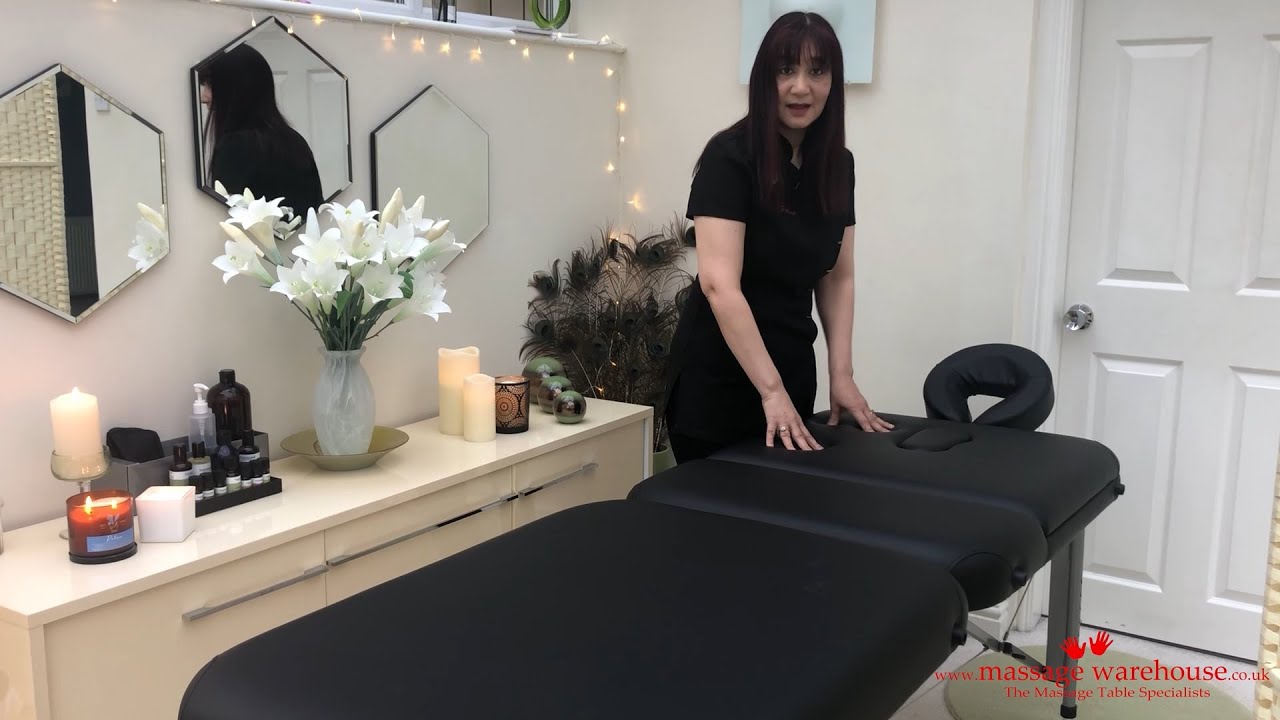 Swedish massage therapist Fatima's review of Massage Warehouse's Earthworks Perform Massage Table