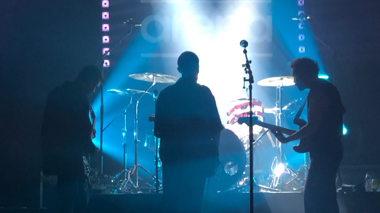 Adamlar - Yanmış İçinden + Extended Solo live @ JJ ARENA