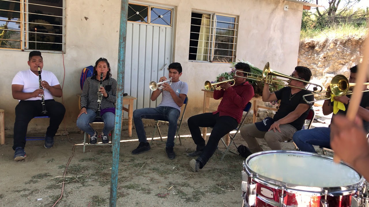 El capiro banda manantial a viento