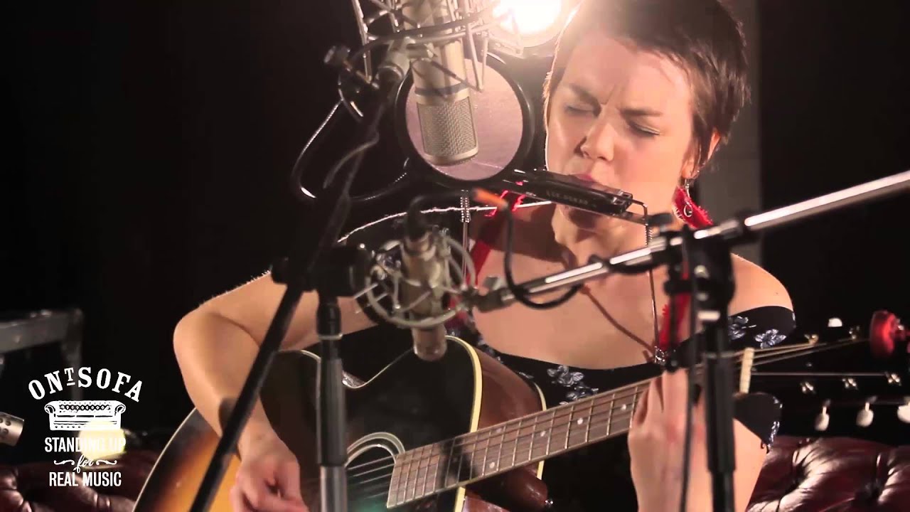 Emily Lee - Mr Moonlight (Original) - Ont Sofa Gibson Sessions