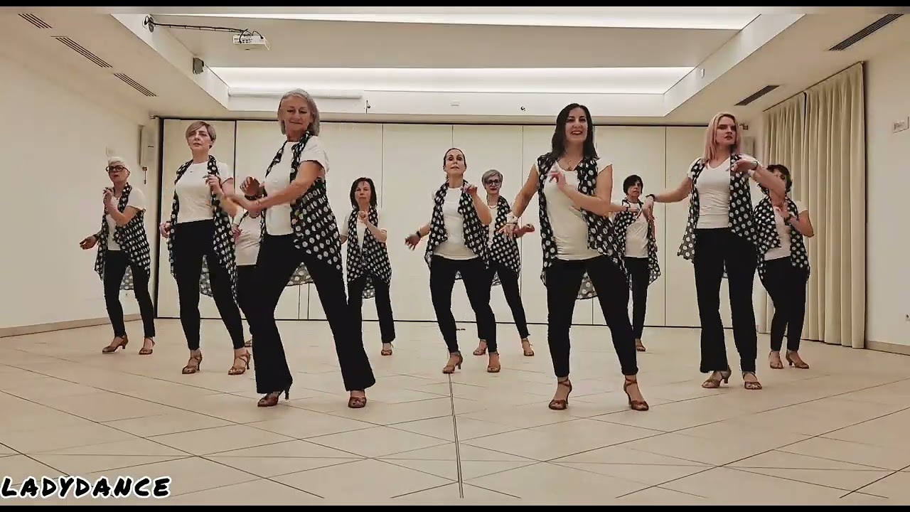 SALSA/Ballo di gruppo/monosequenza by Gabry Ella
