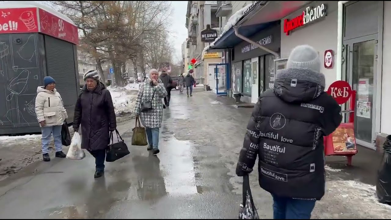 Novosibirsk Siberia Walk down the street Big city Russia / December 2 Frost Snow