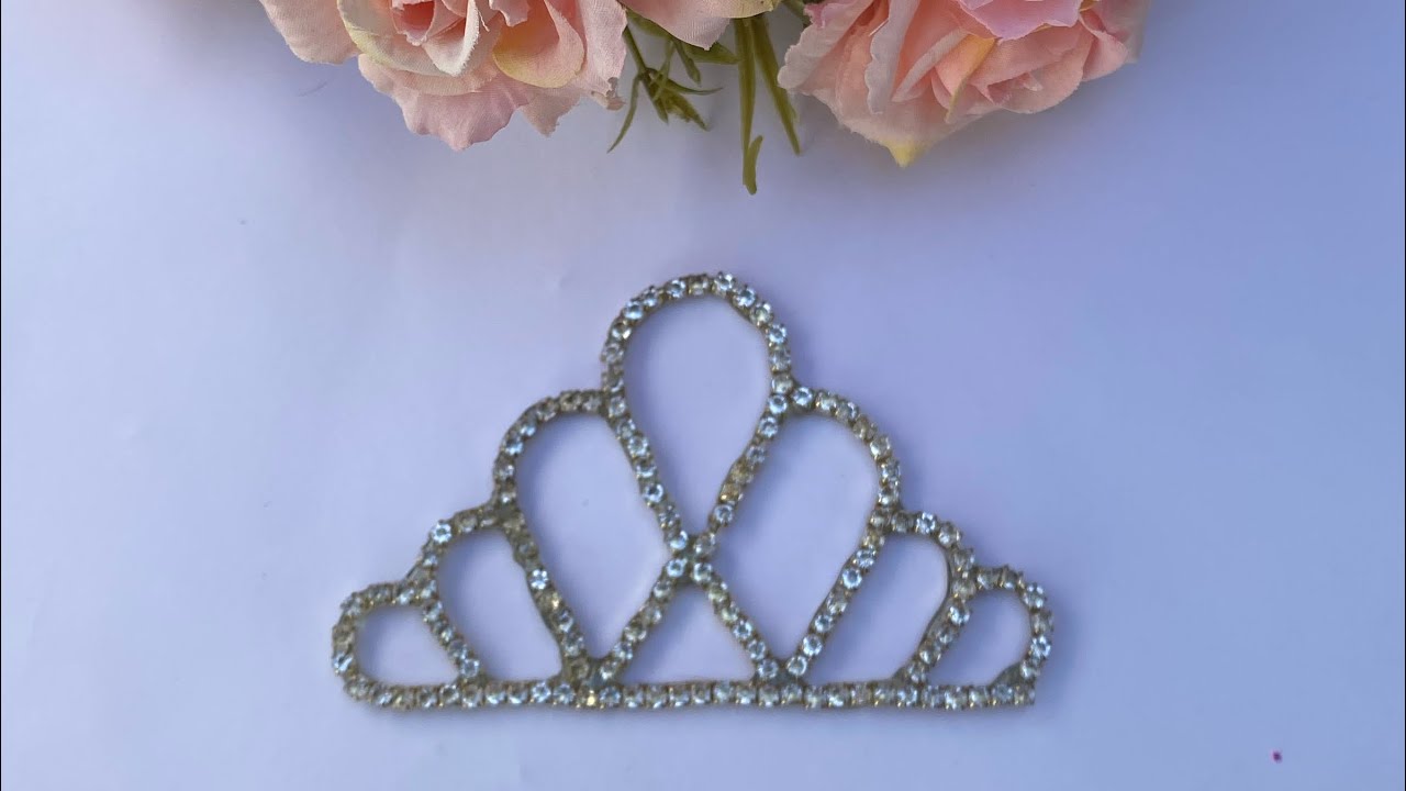 Coroa de strass para aplicação em tiara