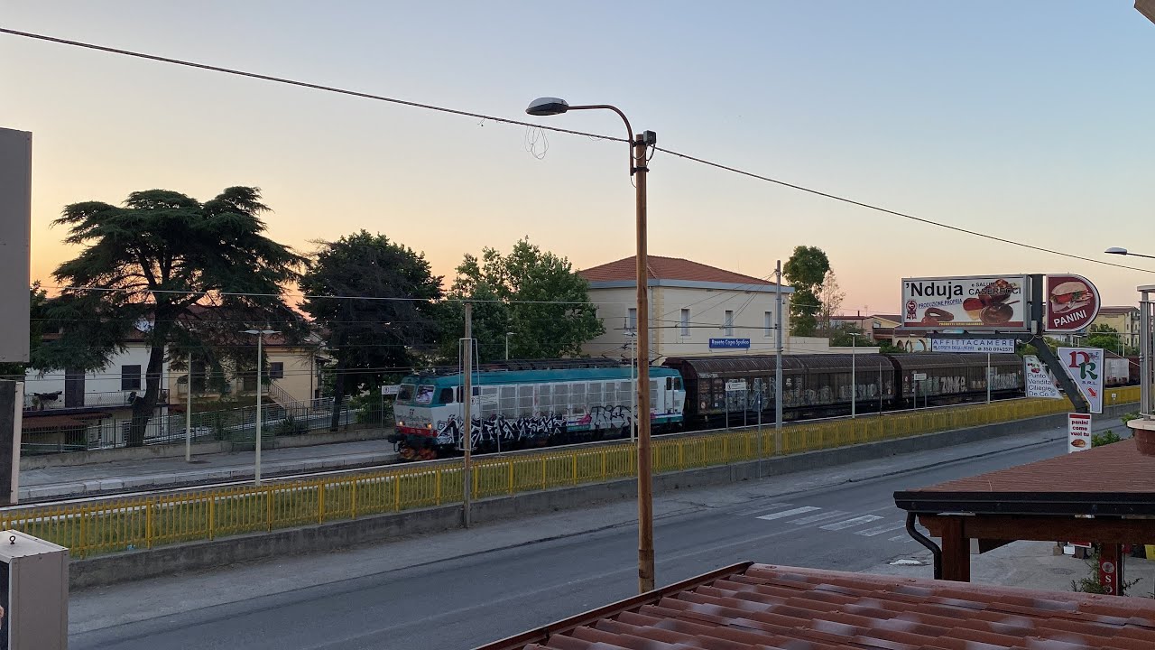 MRS Villa S.G.B-Pescara P.N. transito in stazione a Capo Spulico