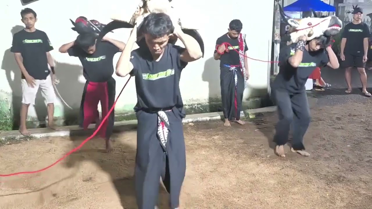 Maheso putro seno live kanigoro tirtomoyo 