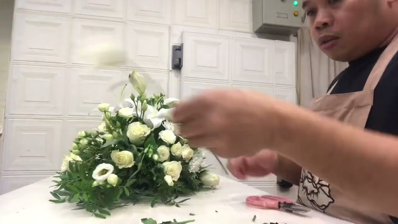 How do I make a long Table bouquet | beautiful and elegant |