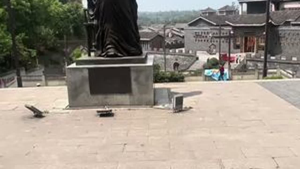 古镇大佛