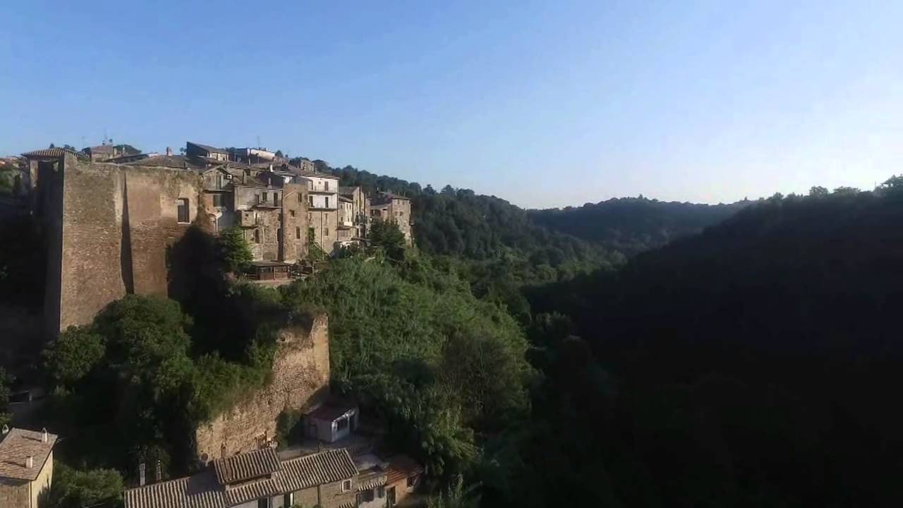 Mazzano Romano - Il borgo, le sue bellezze naturali