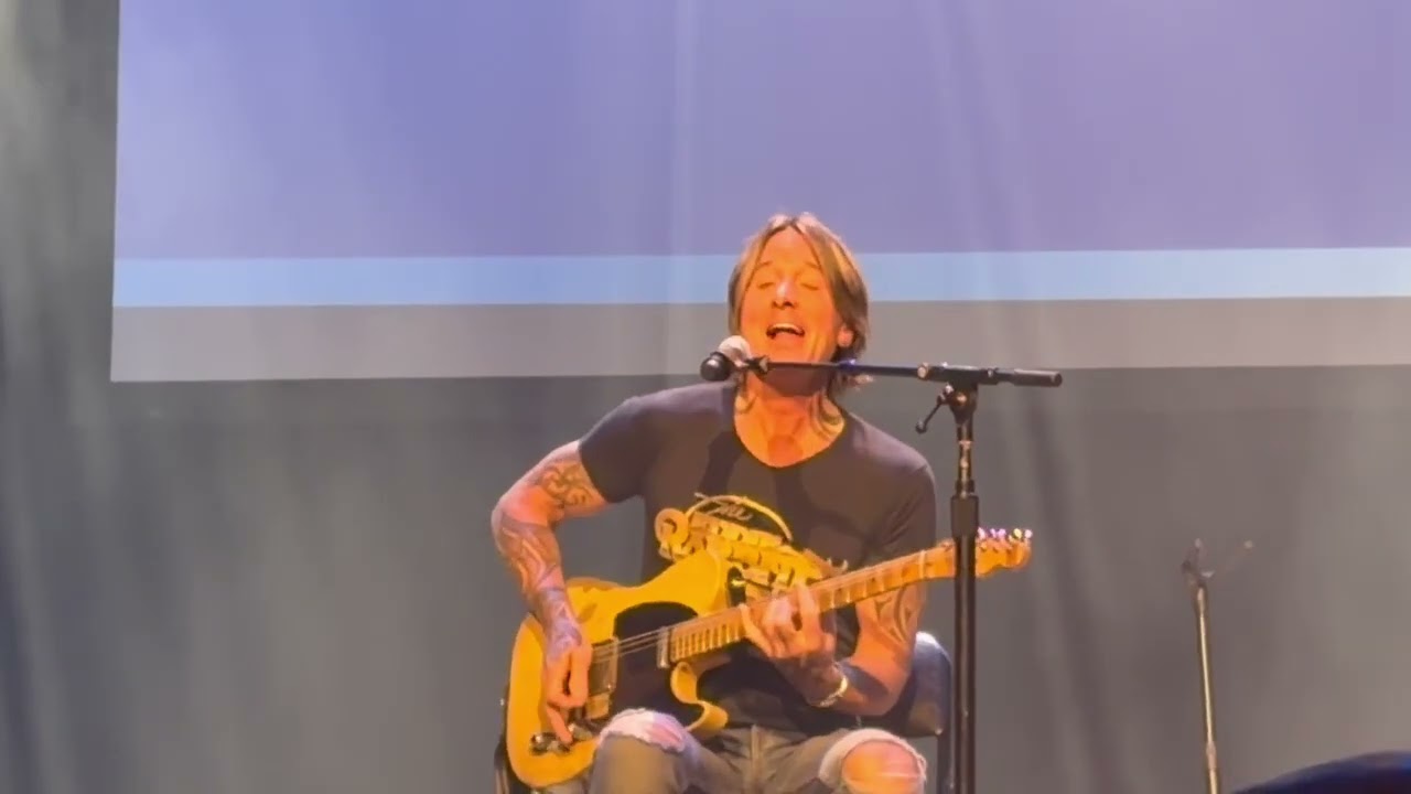 Keith Urban Performs New Music at CRS '26