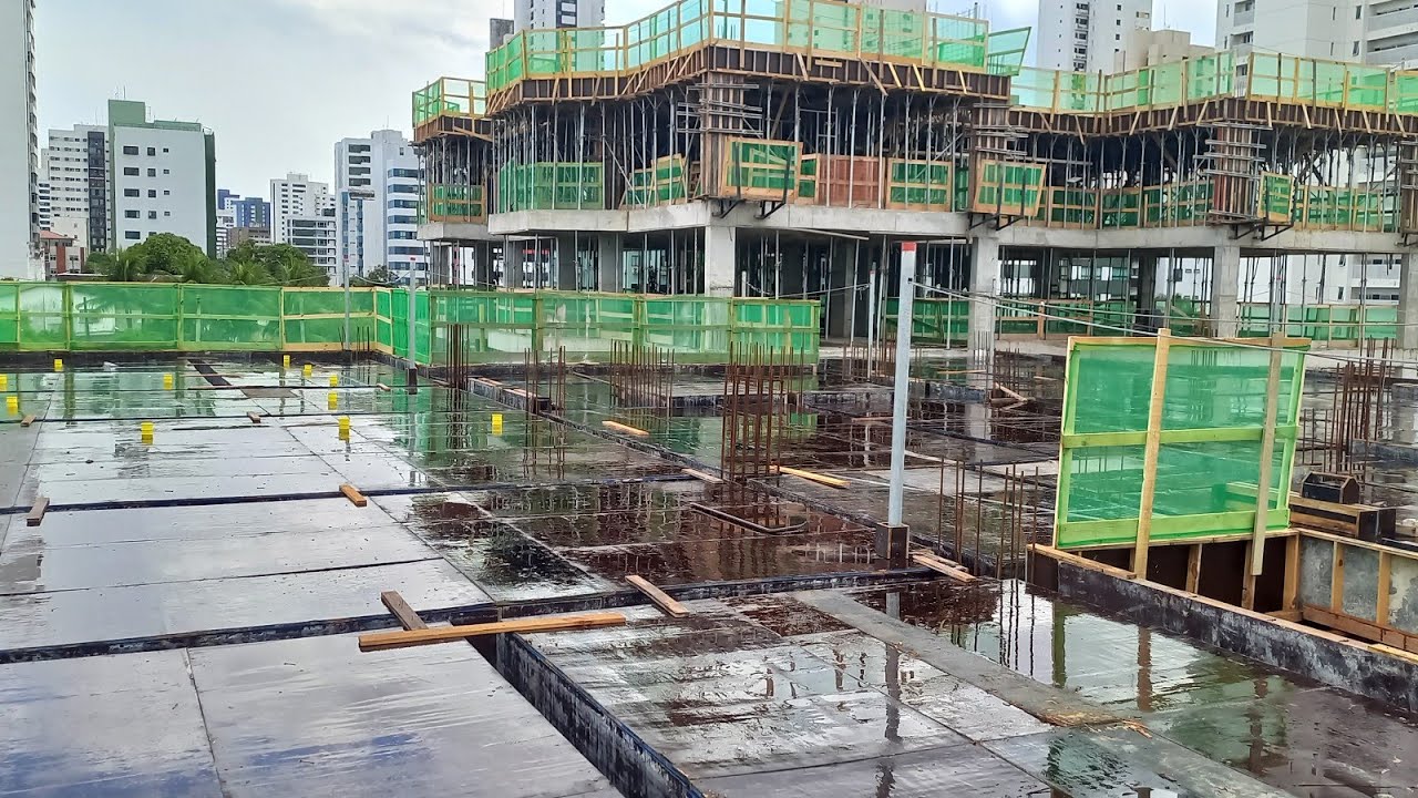 Terceira laje do prédio três pronta pra ferragem  ➕️ uma obra da carpintaria do CLAUDEMIR MAX 