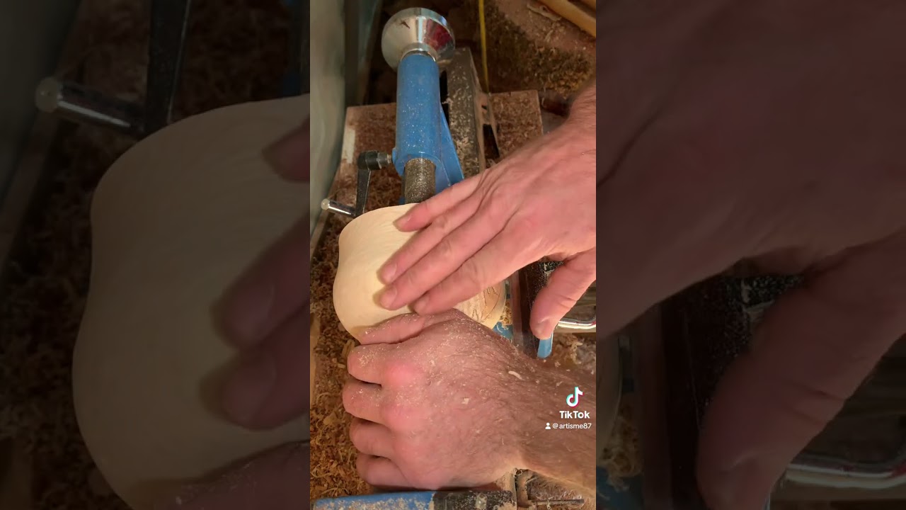 Making a wooden bowl out of Big Leaf Maple
