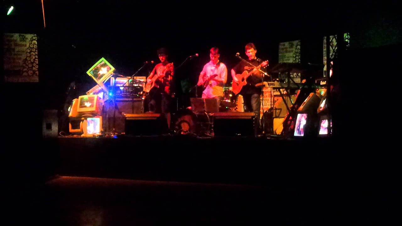 Pertanto Il Pan del Diavolo cover (live) - The Strummers Company