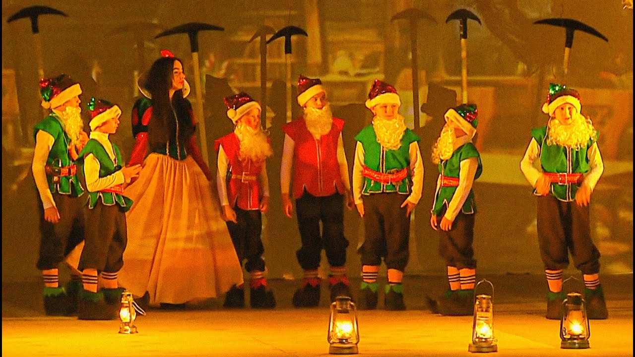 Белоснежка и 7 гномов.