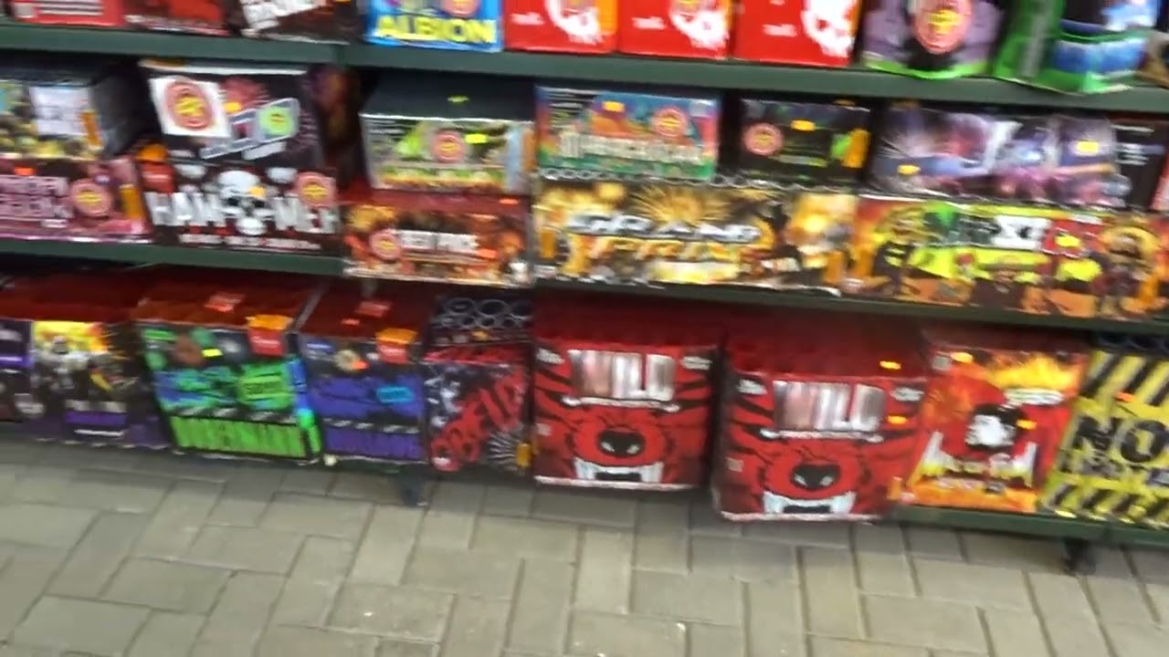 PYRO DOMSTAD UTRECHT VLOG#100 POLEN VLOG WE ZIJN BIJ DE ENIGE ECHTE PYROPOWER WINKEL!! :D