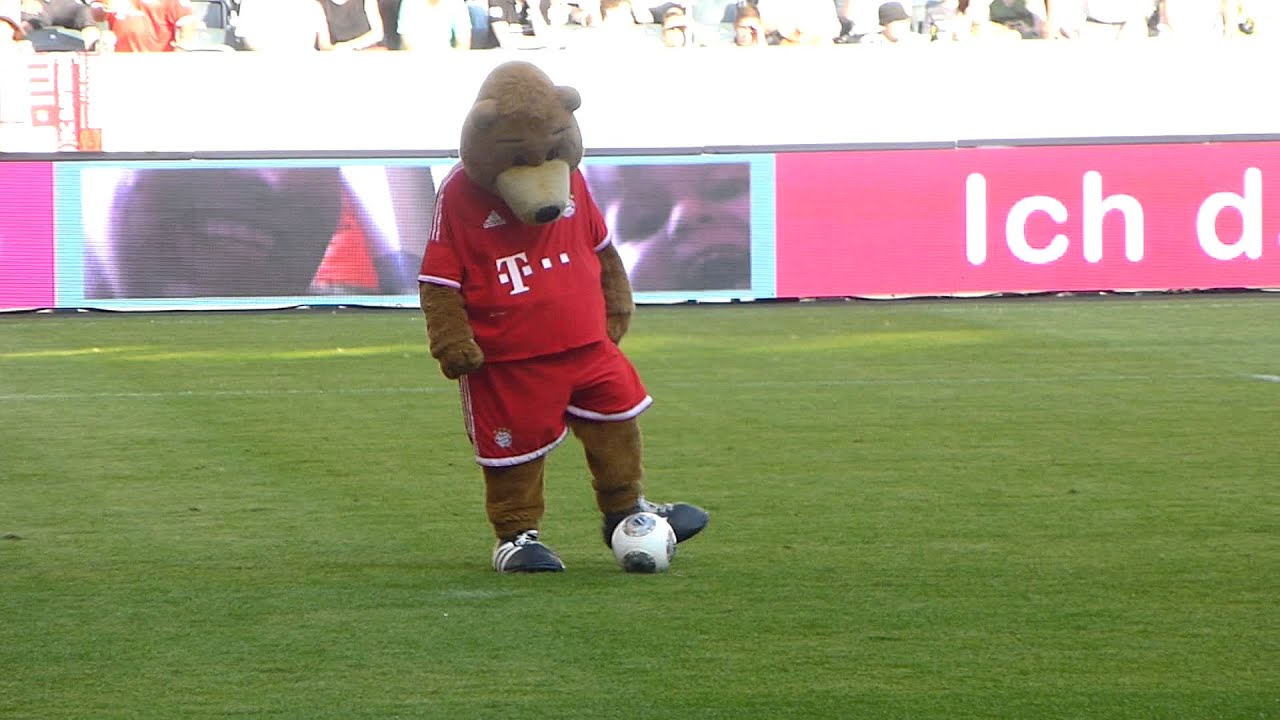 Jünter  vs Berni   das Maskotchen Elfmeterschiessen