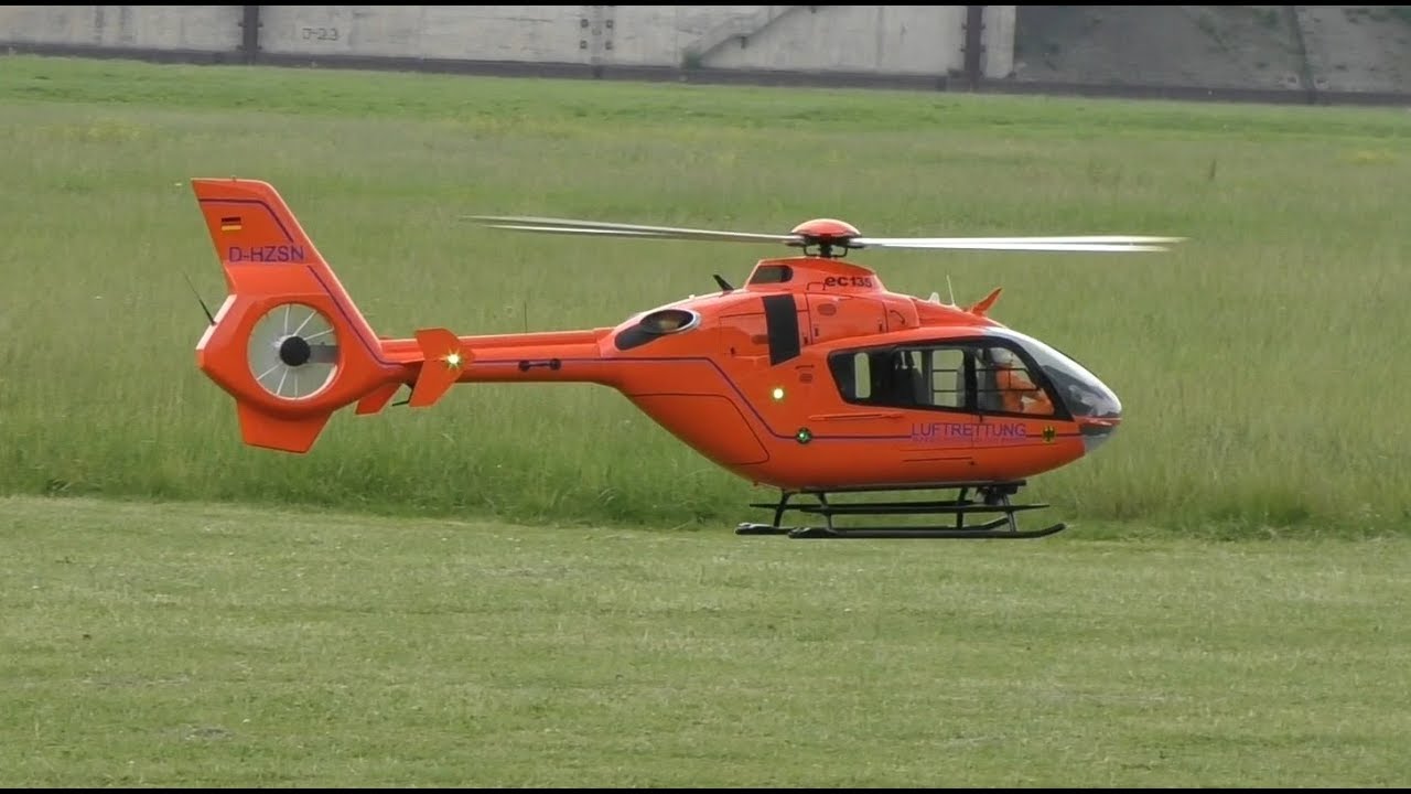 Helidays Duisburg 2018 - setting flight of Roban EC135 Superscale 800 from Michael Roesener