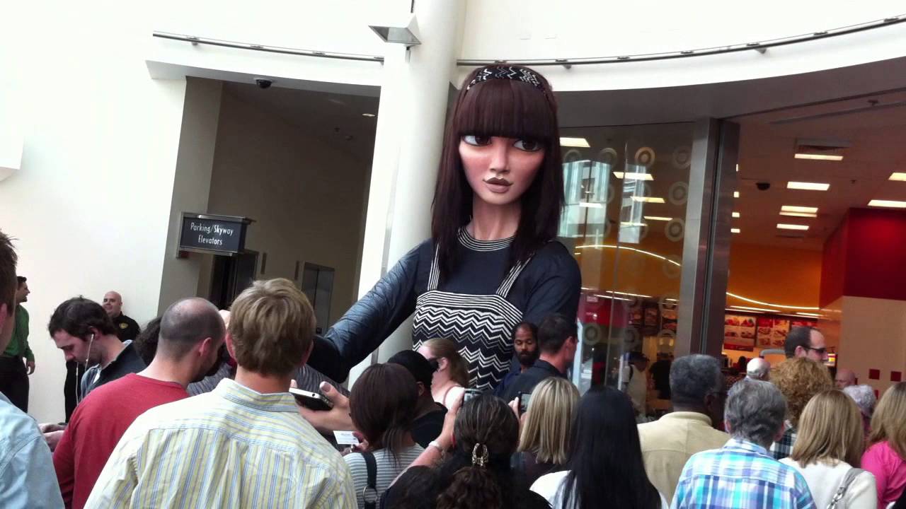 Marina Missoni - Giant Animatronic Robot on her iPhone