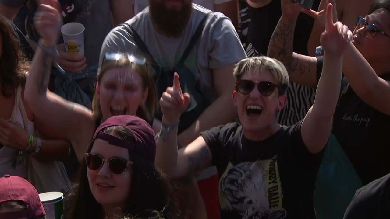 The Distillers -Hall of Mirrors