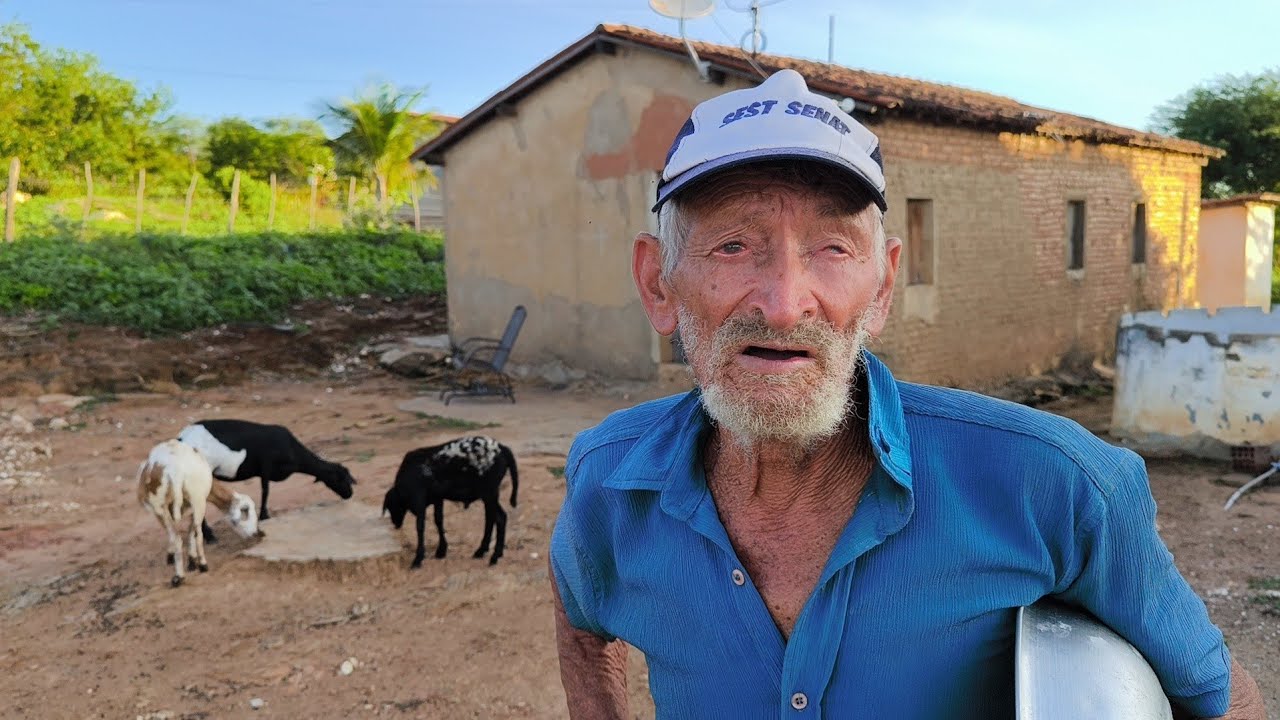 SEU MANOELZINHO RELEMBRANDO A SUA INFÂNCIA NA ROÇA EM VERDEJANTE PERNAMBUCO.