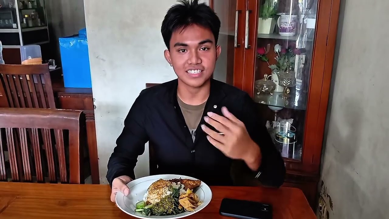 UPRAK BAHASA INDONESIA || XII MIPA 2 || berita kuliner masakan padang