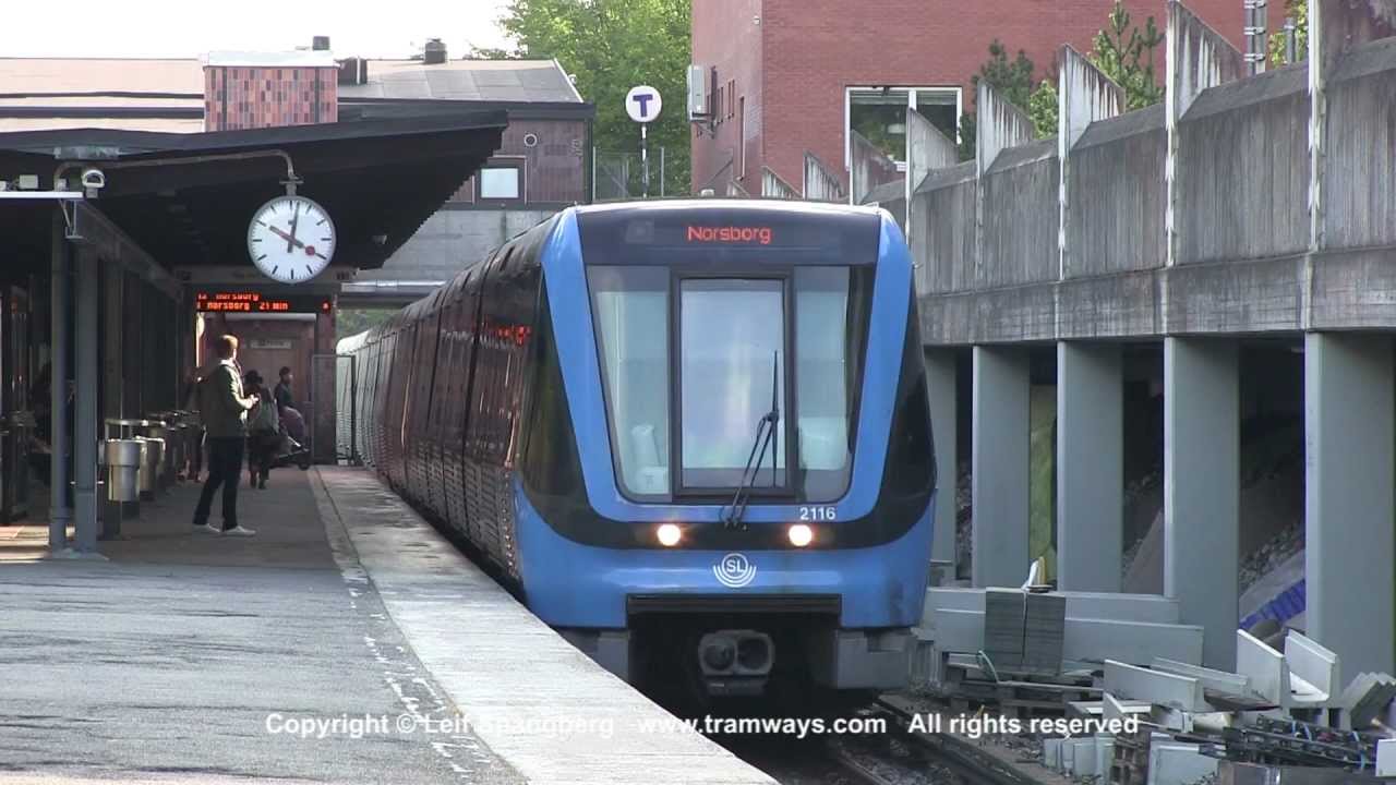 SL Tunnelbana / Metro at Axelsbergs station, Stockholm