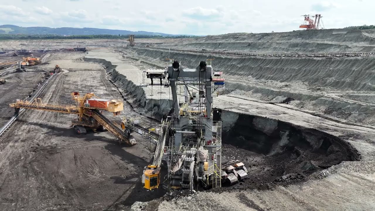 Excavator Unex 300 - coal