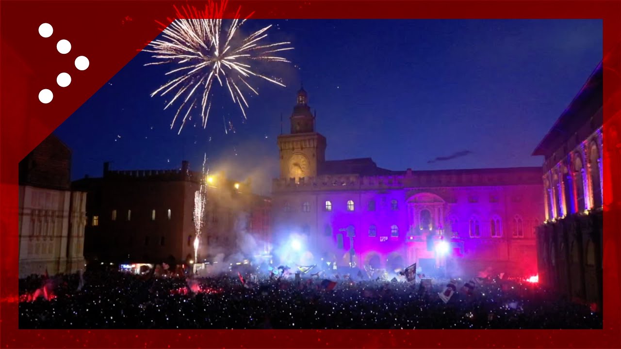 Festa per la Champions a Bologna: il pullman arriva in centro