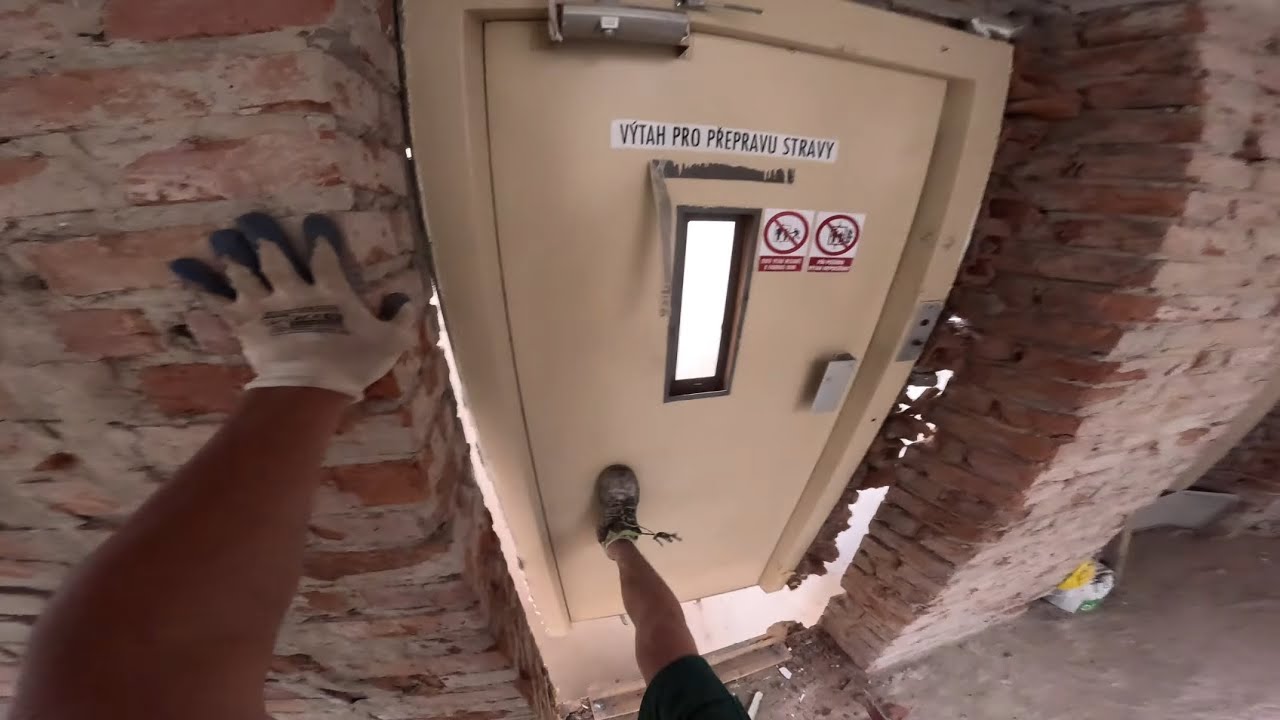     A Day in the Life of a Construction Worker