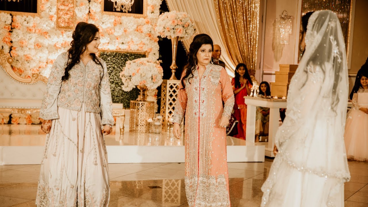 Best Wedding Dance - 3 Generations/Mom scolds Bride mid-dance - Mairaj and Kinza's Nikkah