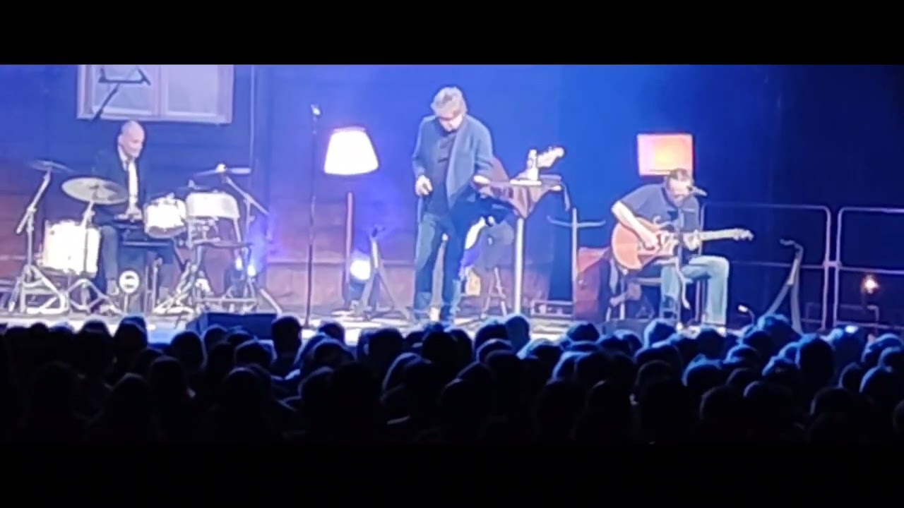 Eppunormaali. 5.2.2026 Kotka Satama Areena. Pätkiä akustisesta jäähyväiskeikasta.