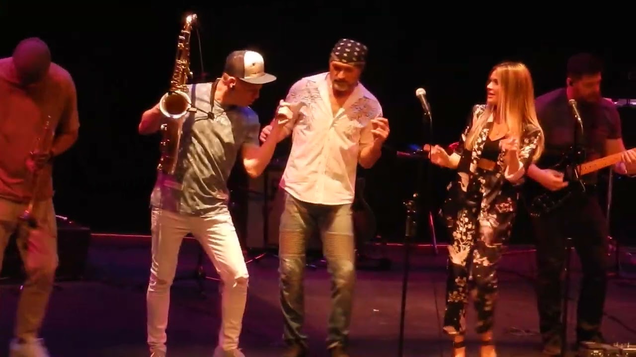 Leonid & Friends ...... Earth,Wind & Fire  - September