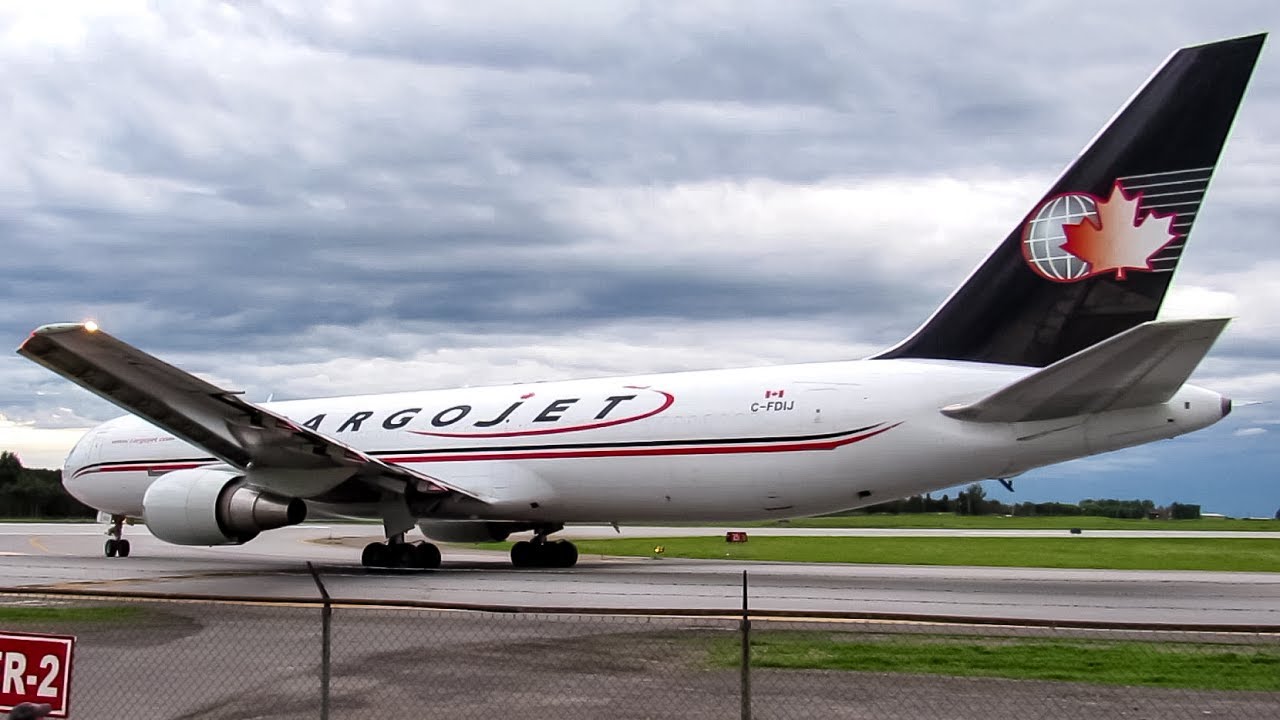 Cargojet 767-300F (B763) Close up departure in Ottawa (YOW/CYOW)