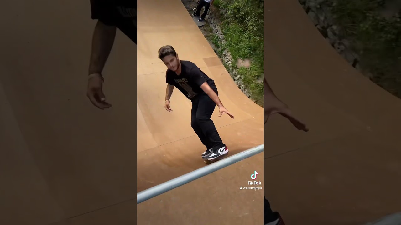 Backside Air&rsquo;s on a Vert Ramp #skateboarding #skate #keenramps #vert