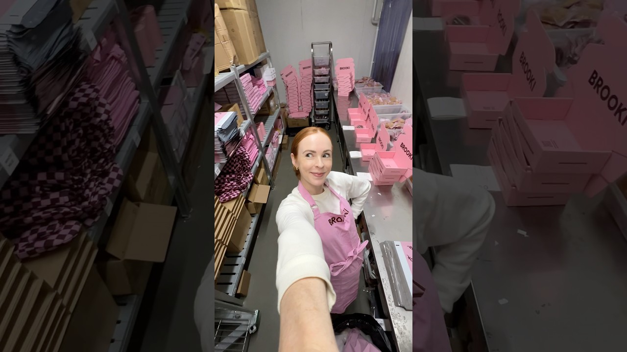 Pack hundreds of cookie orders with me!!! 👩&zwj;🍳📬 #bakeryowner