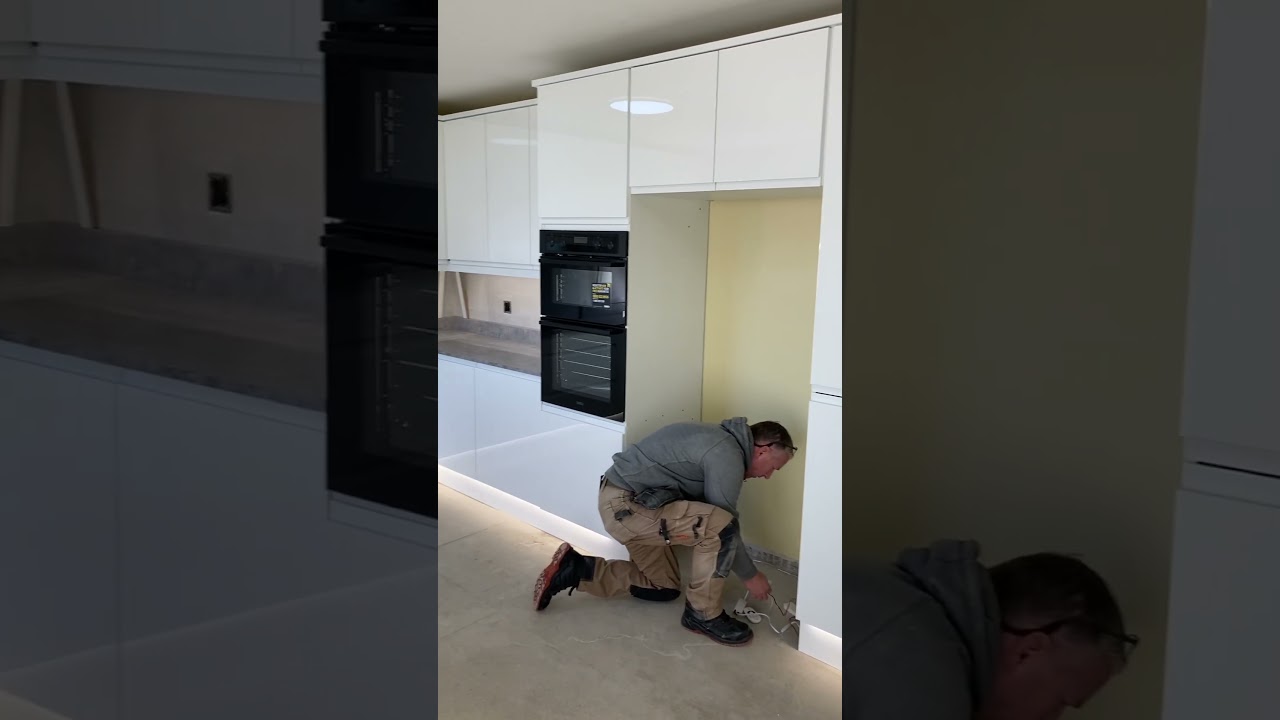 Building white gloss kitchen cabinets. #carpentry #diy #renovation #cabinetmaker #woodworking