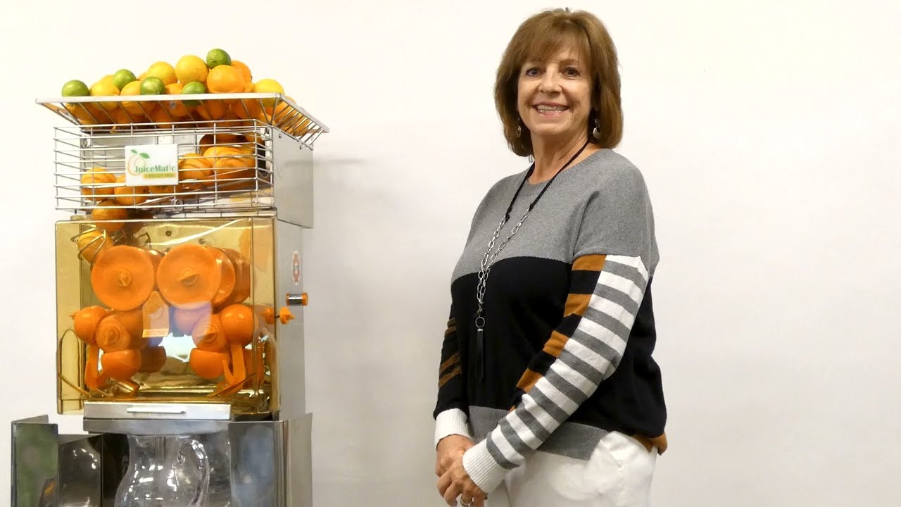 Experience the Efficiency of the JuiceMatic JM-20 Automatic Feed Citrus Juicer in Action