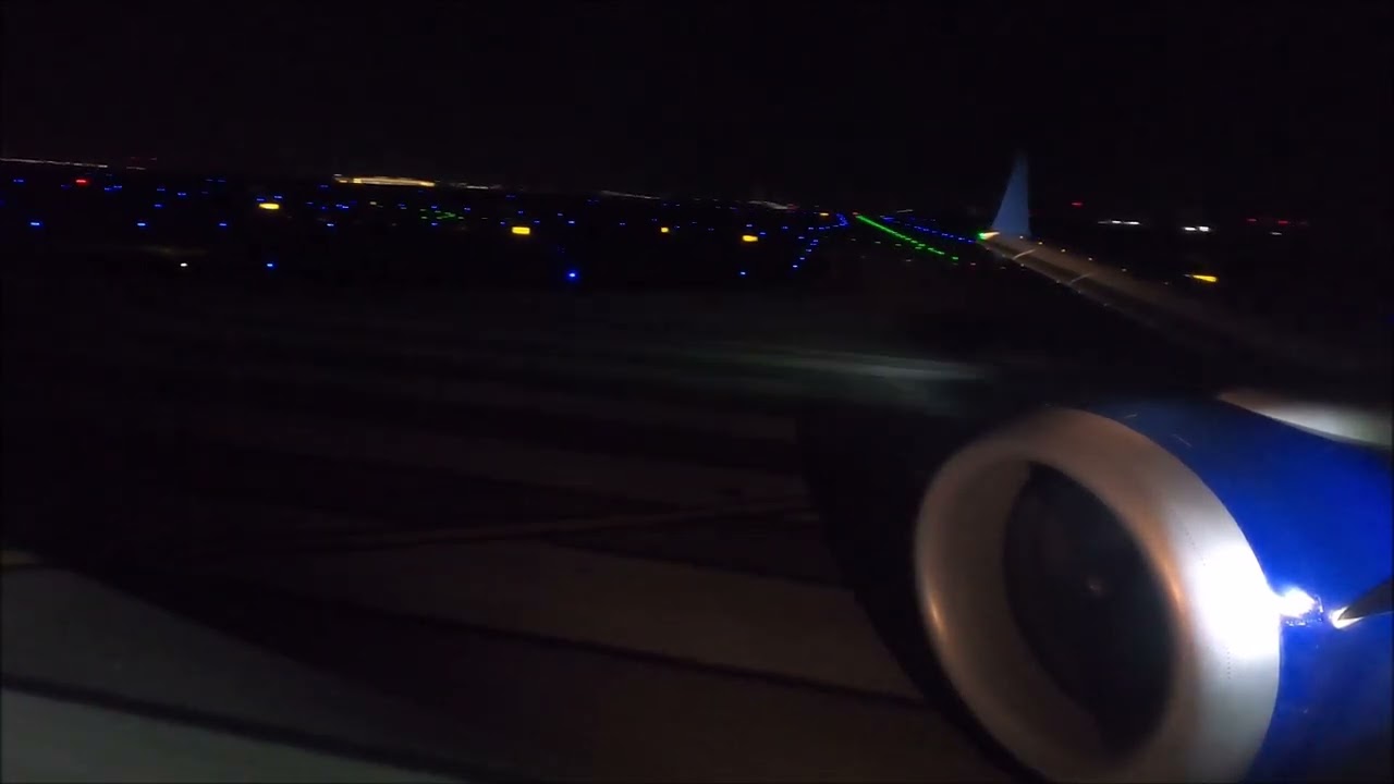 {4K} [FIRST CLASS REDEYE FULL FLIGHT] Denver (DEN) - Orlando (MCO) — United — Boeing 737 MAX 8
