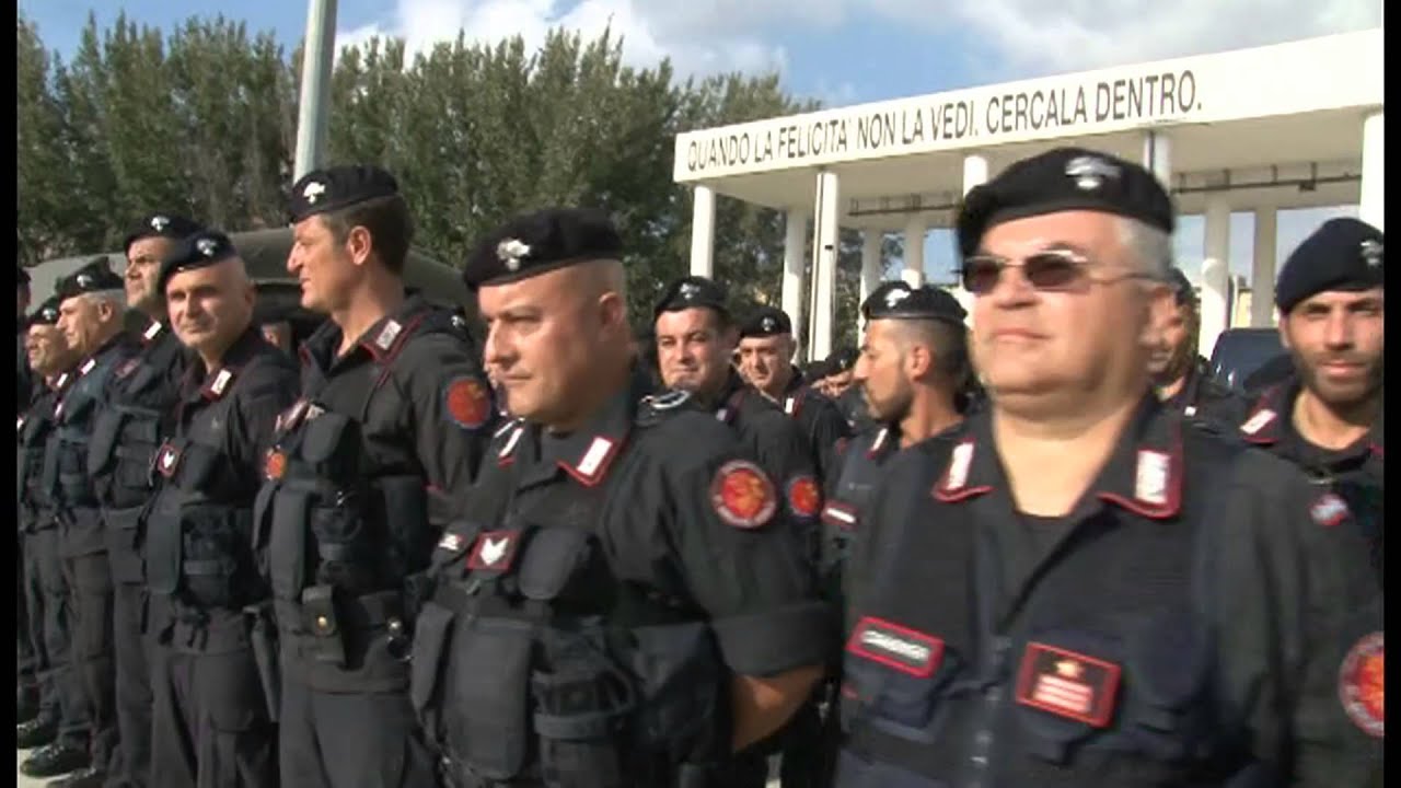 Napoli - Esercitazione del 10° Battaglione Carabinieri a Scampia -live- (30.10.13)