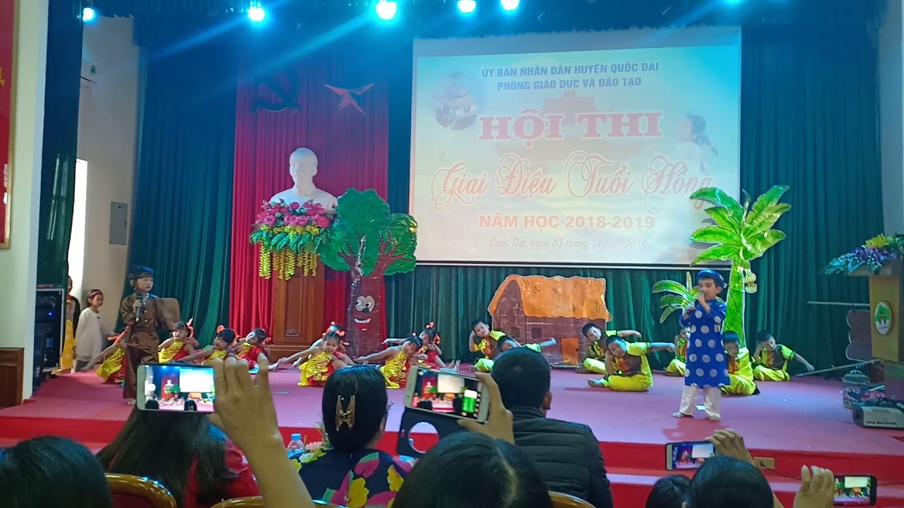 Múa Thằng Bờm mầm non Thạch Thán