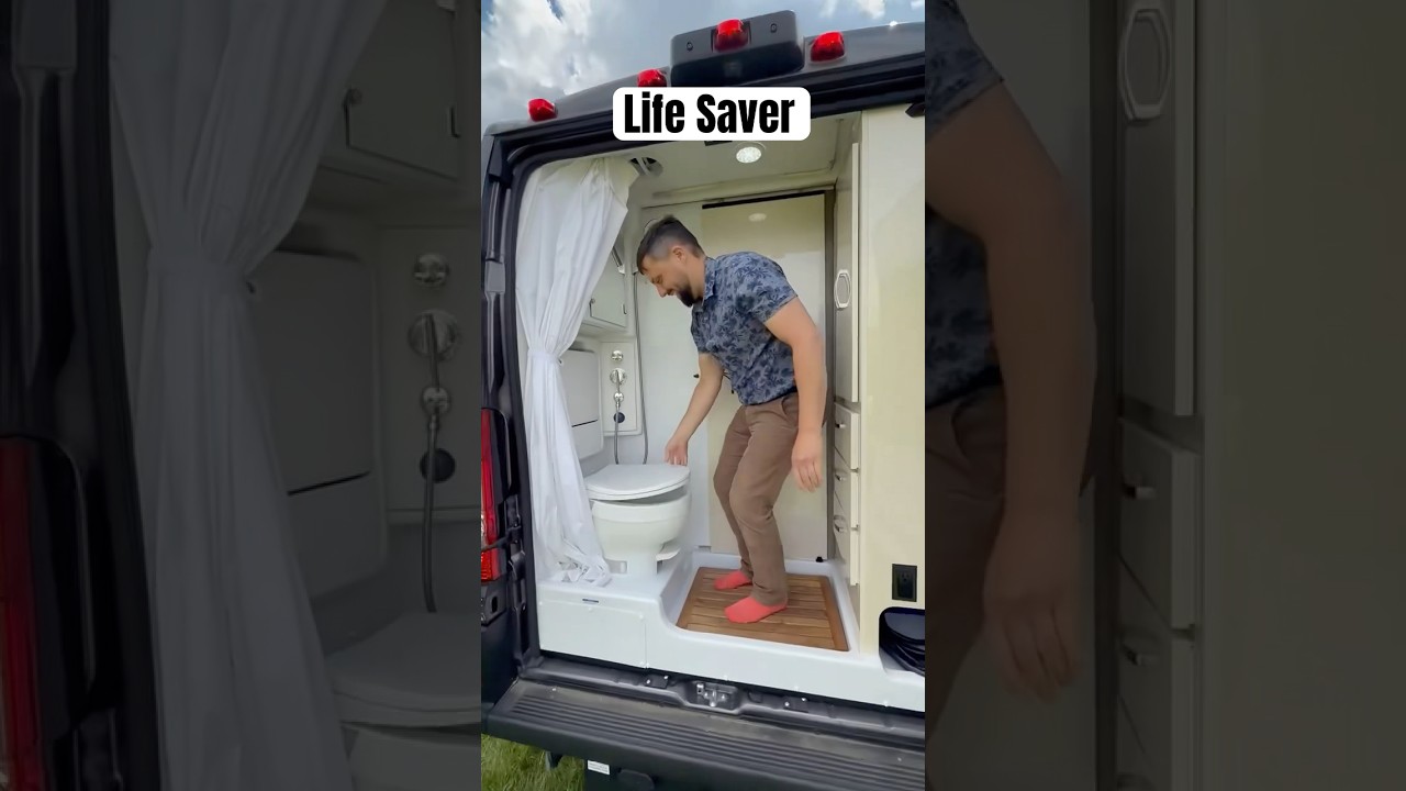 Having a toilet in your car! 2024 Jayco Swift 20T Camper. An Rear Bathroom
