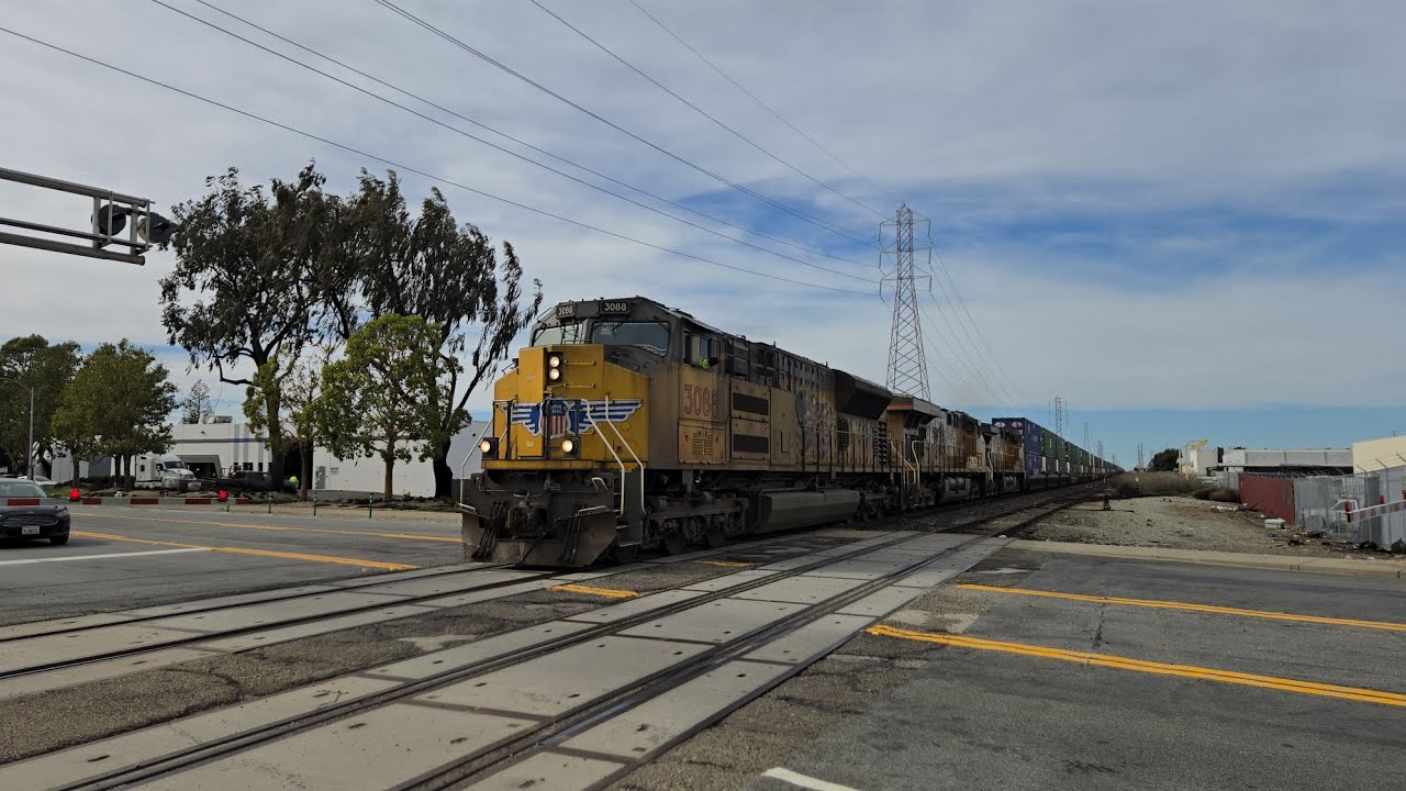 Union Pacific IOANP at Farallon Drive San Leandro, CA with UP #3088, #5263, #7147, #6867, and #7830