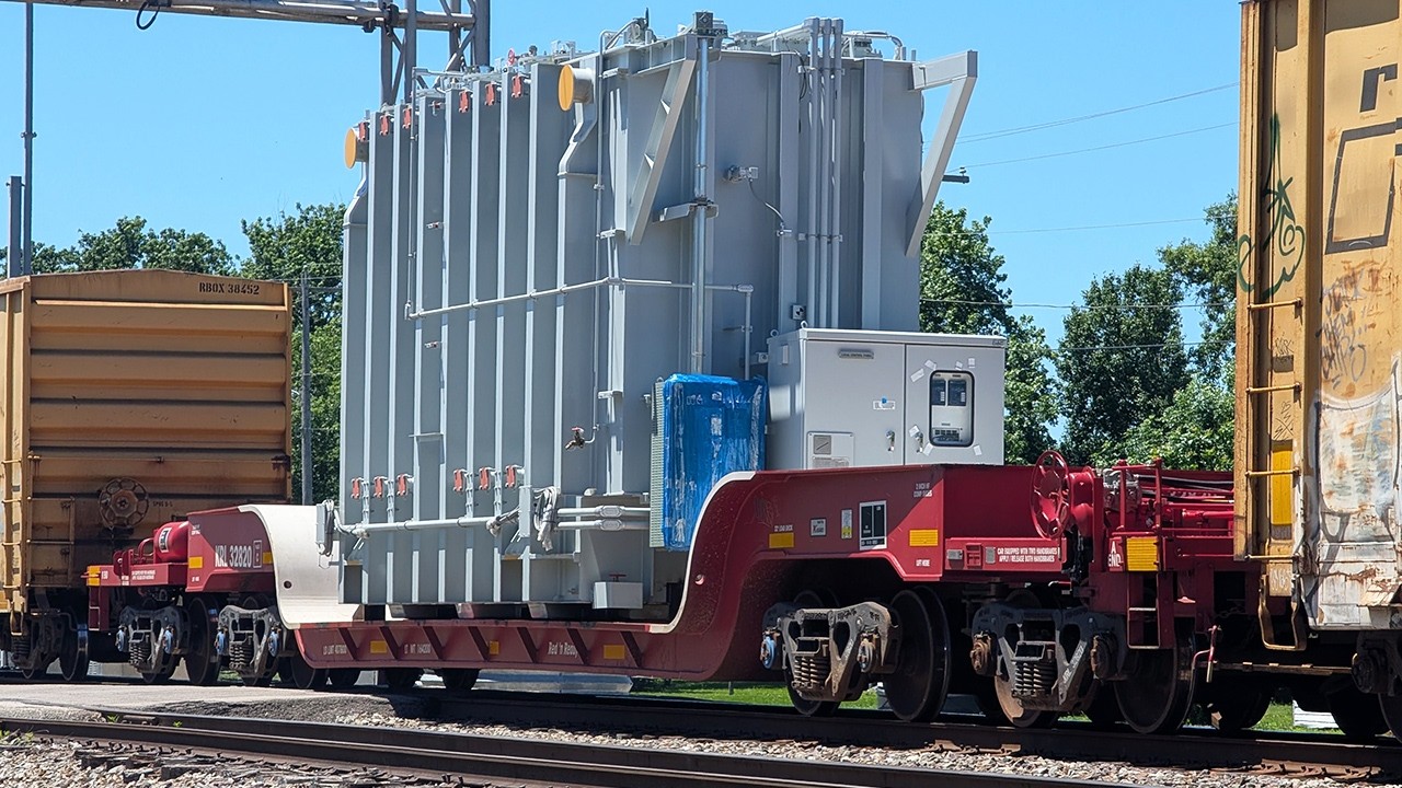 Combined High Wide Ballast Train
