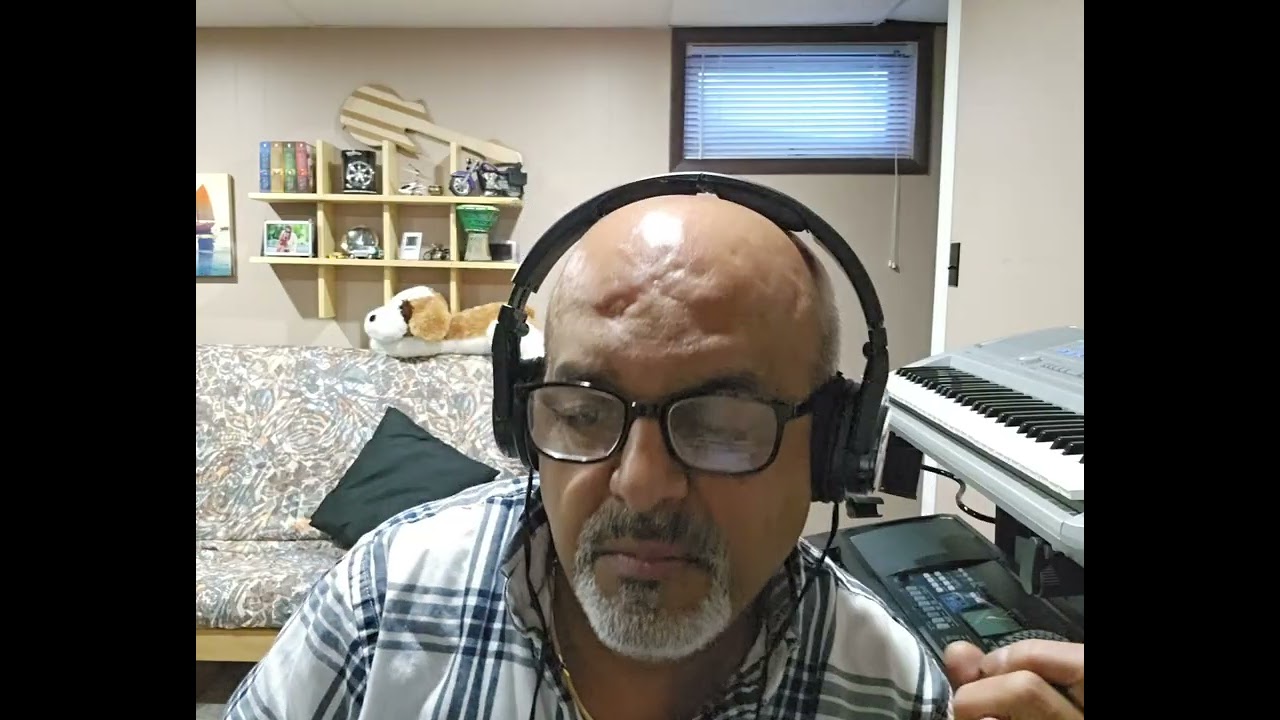 Zindagi ke safar me guzar jaate hai jo makam
