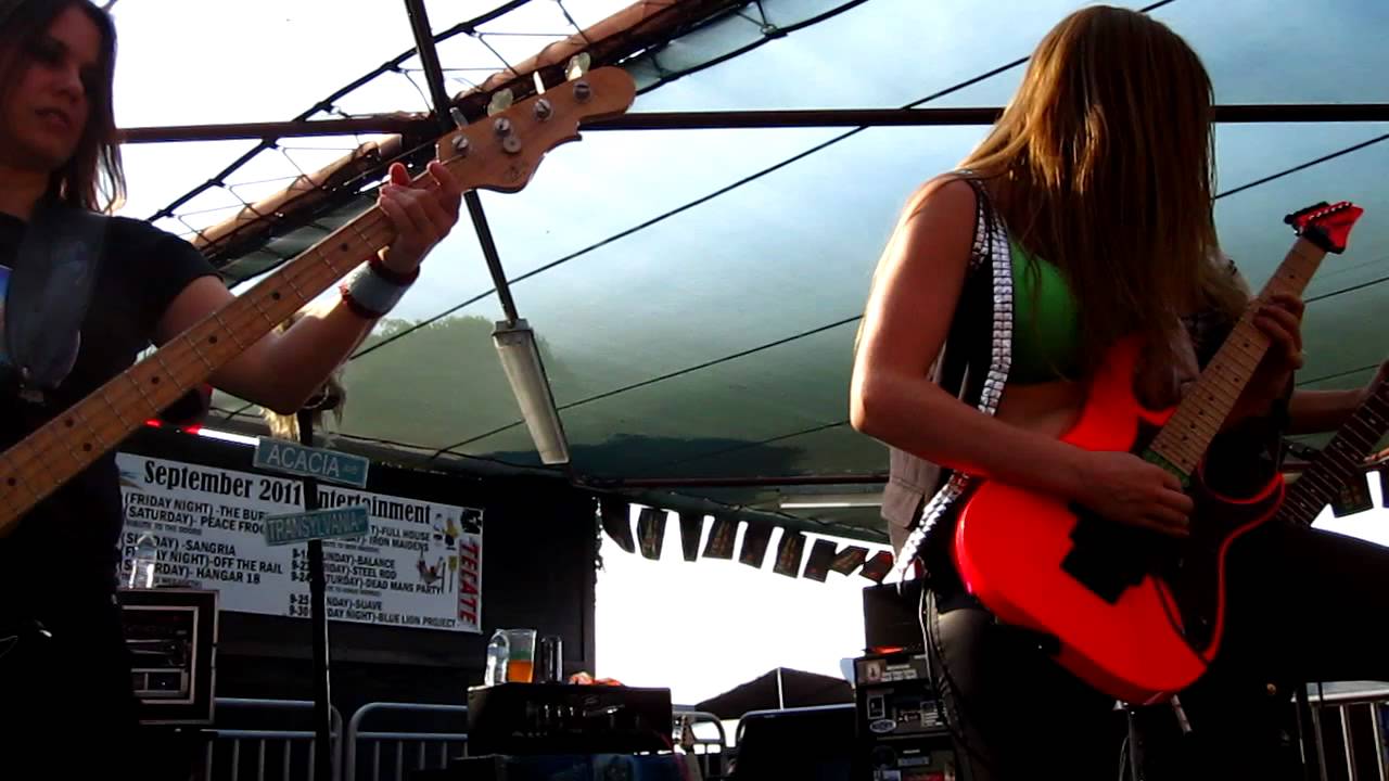 The Iron Maidens - Fear Of The Dark (LIVE @ Santa Fe Springs Swap Meet 9-17-11)