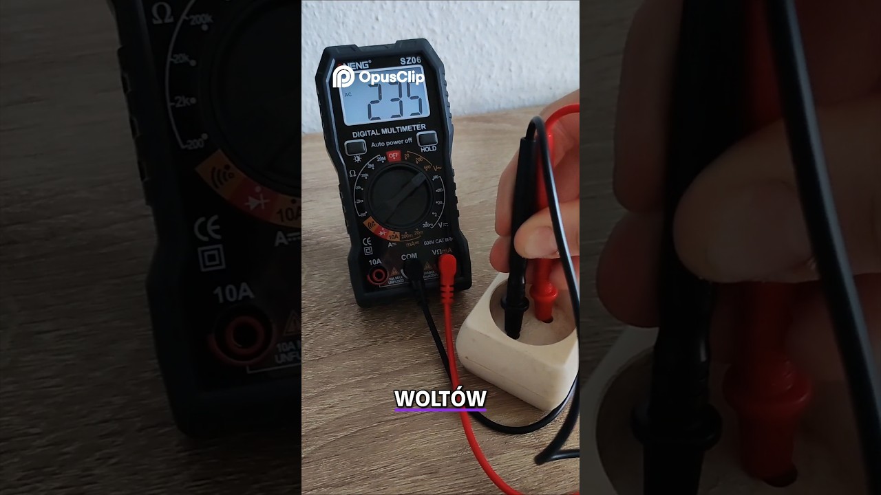 Jak zmierzyć napięcie w gniazdku i nie zginąć ⚡  #elektryk #napięcie #multimeter #diy #elektryk