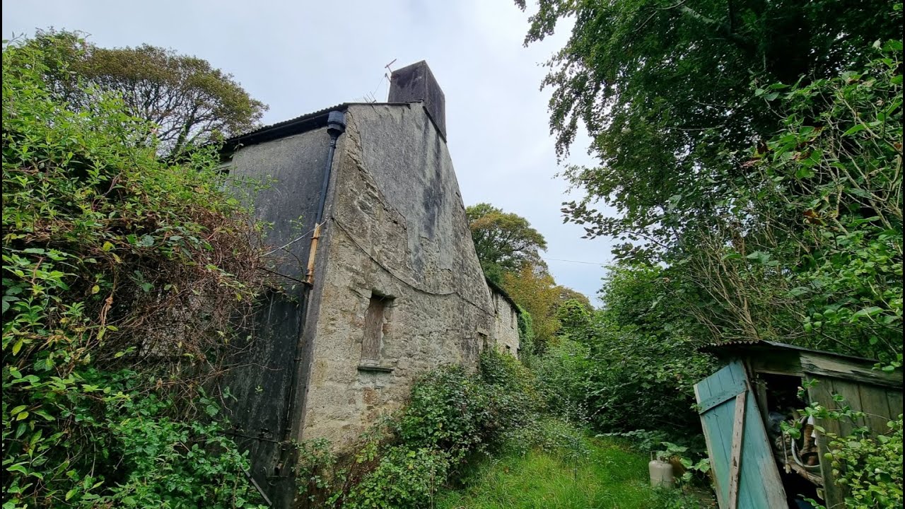 ABANDONED STONE BUILT ENGLISH FARMHOUSE FULL OF BELONGINGS!!!